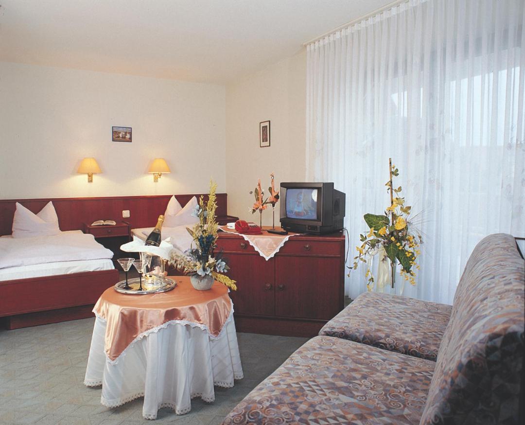 Hotel Zur Schmiede アルスフェルト エクステリア 写真